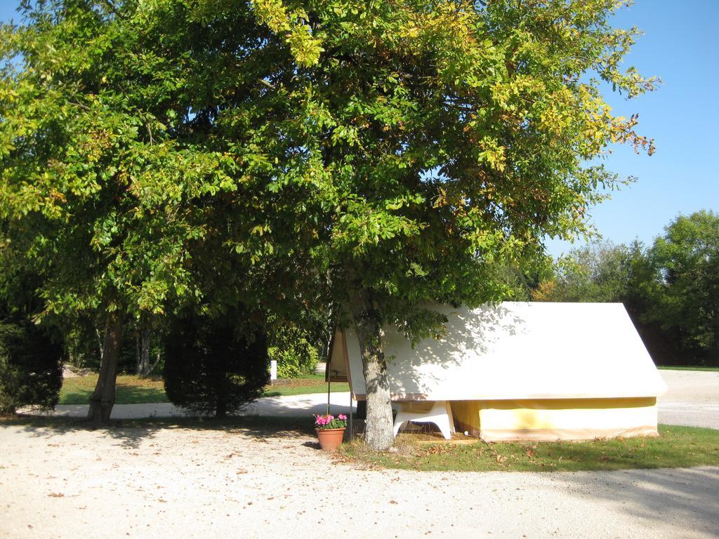 Camping Porte Des Vosges Bulgnéville Quarto foto