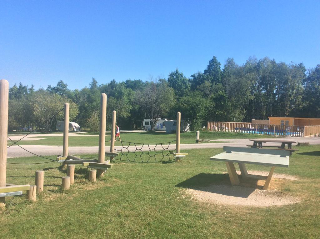 Camping Porte Des Vosges Bulgnéville Exterior foto