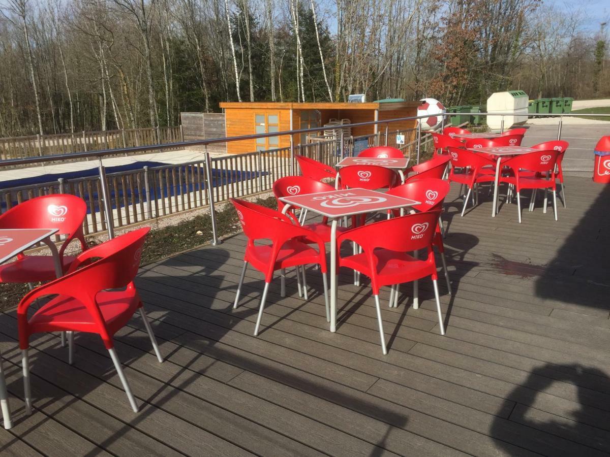 Camping Porte Des Vosges Bulgnéville Exterior foto